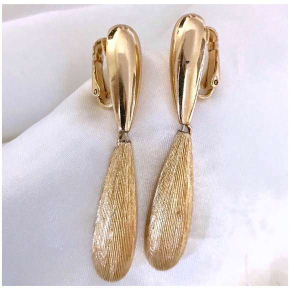 Dior Jewelry - Vintage Christian Dior Dangle Earrings Clip